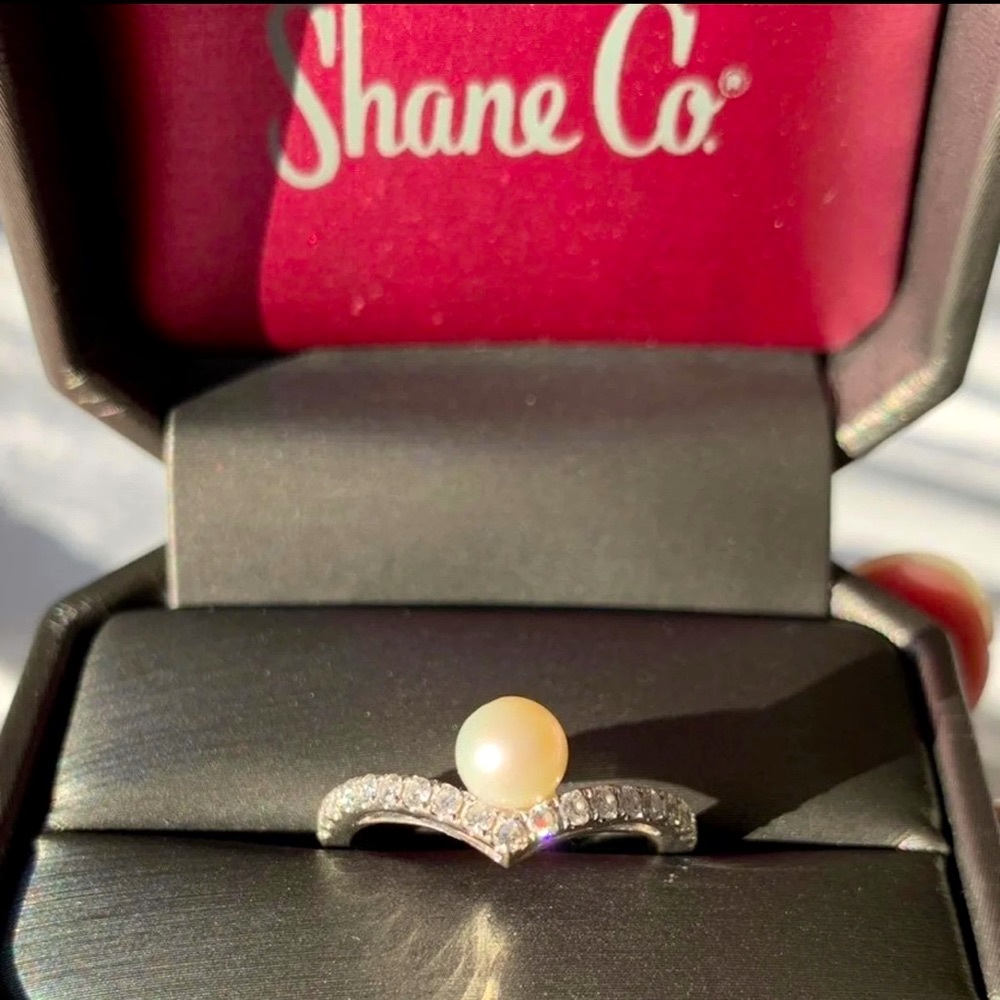Shane Co. Chevron Diamond Pearl 18k White Gold